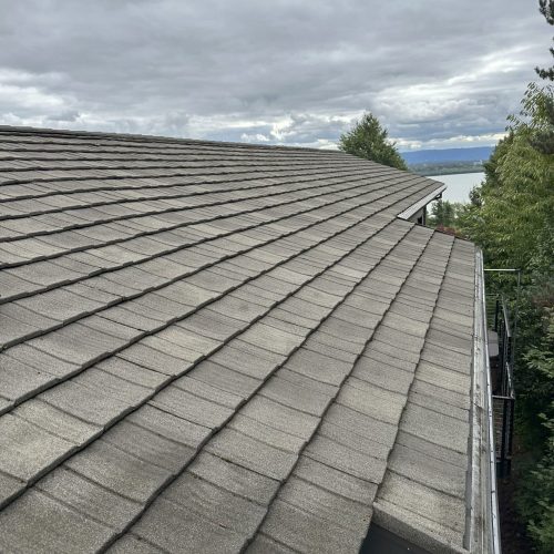 yacolt pressure washing roof after